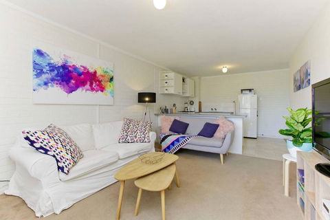 SEA BREEZE â€“ Between Cottesloe Beach & Swan River - Accommodation Burleigh 0