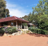 Eleebana Guest House - Accommodation Burleigh
