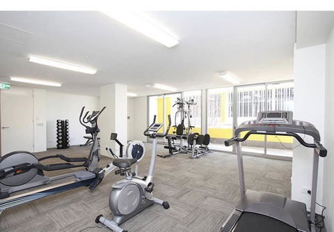 Perth Luxury City Apartment- Free Parking - Accommodation Burleigh 6