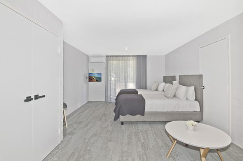 Atrium Hotel Mandurah - Accommodation Burleigh 23