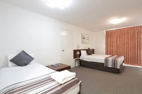 Atrium Hotel Mandurah - Accommodation Burleigh 1