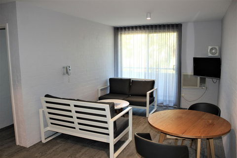 Atrium Hotel Mandurah - Accommodation Burleigh 4