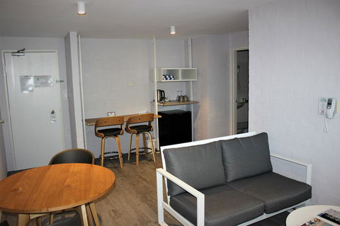 Atrium Hotel Mandurah - Accommodation Burleigh 12