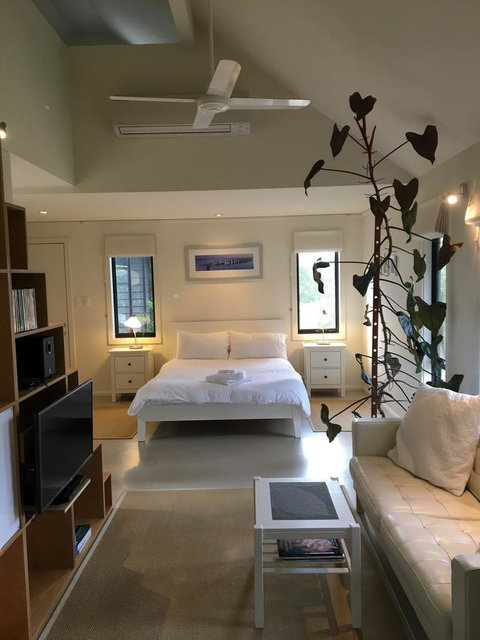 DESIGNER'S STUDIO - Accommodation Burleigh 0