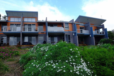 Seaview And Spa At Torbay - Accommodation Burleigh 3