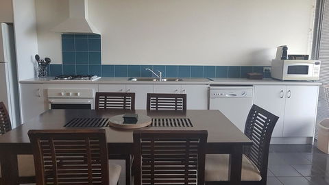 Seaview And Spa At Torbay - Accommodation Burleigh 5