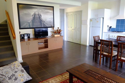 Seaview And Spa At Torbay - Accommodation Burleigh 8
