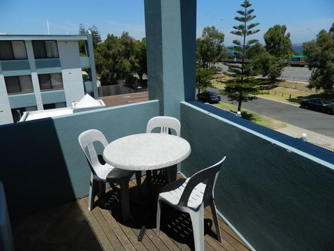 Riverside - Accommodation Burleigh 5