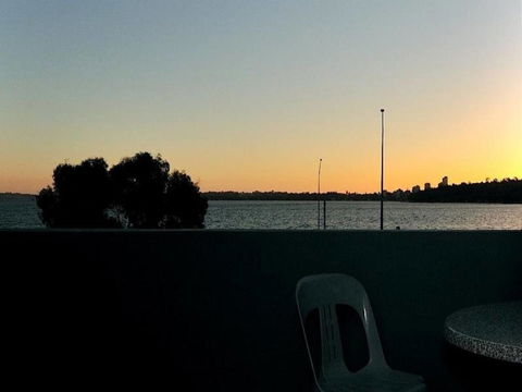 Riverside - Accommodation Burleigh 18