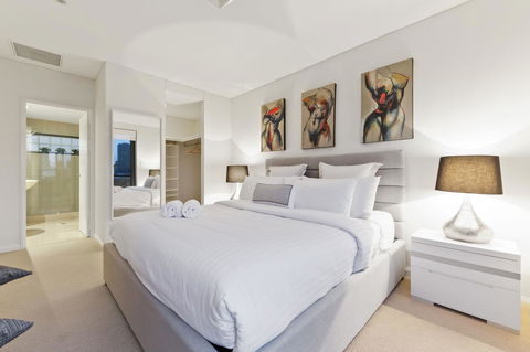 The Executive Penthouse - Accommodation Burleigh 8