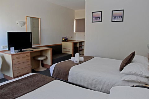 Hospitality Esperance SureStay Collection By Best Western - Accommodation Burleigh 33