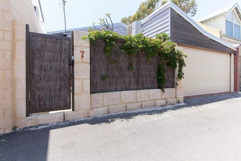 Laneway Studio, Heart Of Fremantle - Accommodation Burleigh 12