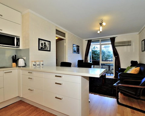 Cappuccino Delight - 1 Bedroom Central Fremantle Apartment - Accommodation Burleigh 5
