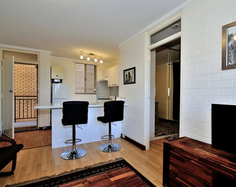 Cappuccino Delight - 1 Bedroom Central Fremantle Apartment - Accommodation Burleigh 2
