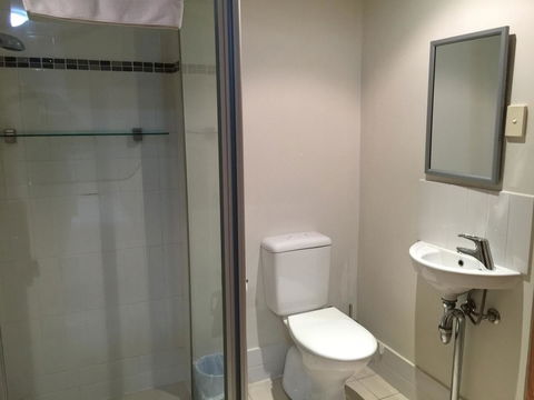 Outram Apartment 25 - Accommodation Burleigh 2