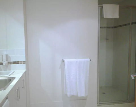 Outram St Apartment - Accommodation Burleigh 2