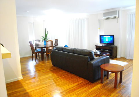 Perth West End Apartment 406 - Executive Escapes - Accommodation Burleigh 8