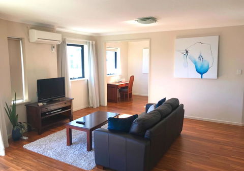 Perth West End Apartment 406 - Executive Escapes - Accommodation Burleigh 7