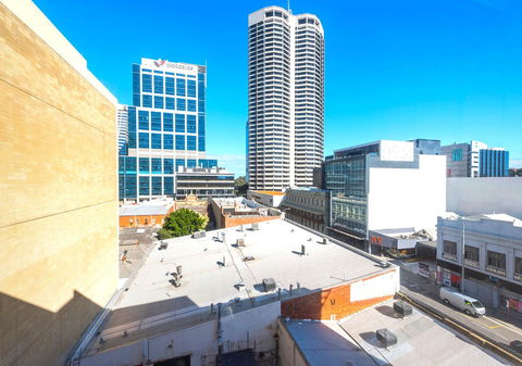 Perth West End Apartment 406 - Executive Escapes - Accommodation Burleigh 1