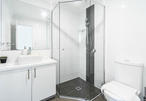 New Apartment On Great Location Opposite Garden City : 02 - Accommodation Burleigh 12