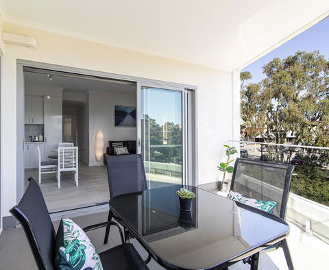 New Apartment On Great Location Opposite Garden City : 02 - Accommodation Burleigh 5