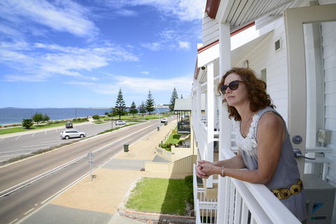 The Jetty Resort - Accommodation Burleigh 5