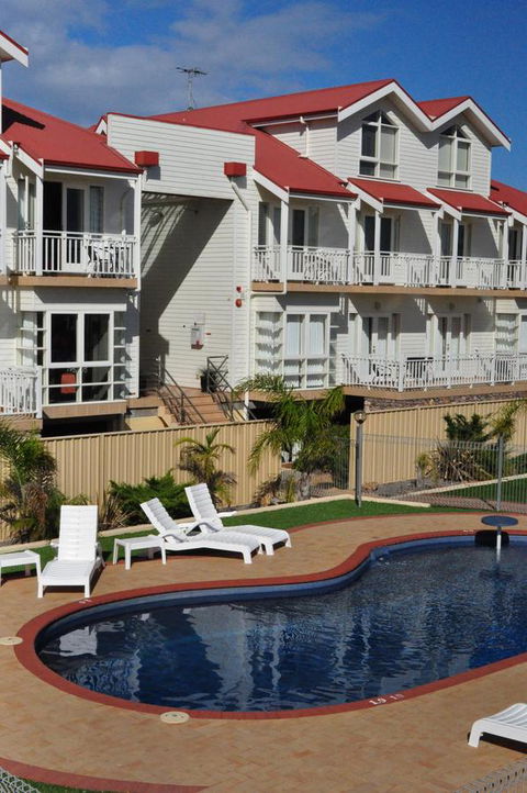 The Jetty Resort - Accommodation Burleigh 34
