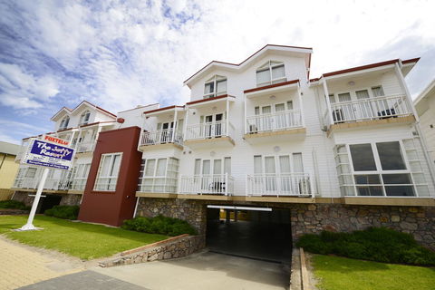 The Jetty Resort - Accommodation Burleigh 28