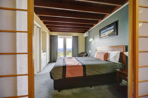 The Jetty Resort - Accommodation Burleigh 2