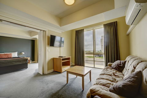 The Jetty Resort - Accommodation Burleigh 16