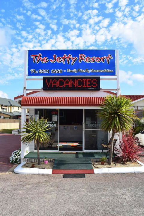 The Jetty Resort - Accommodation Burleigh 37