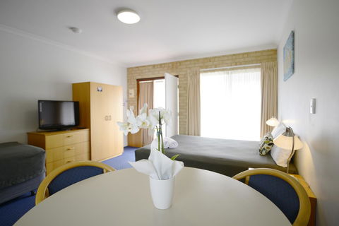 The Jetty Resort - Accommodation Burleigh 38