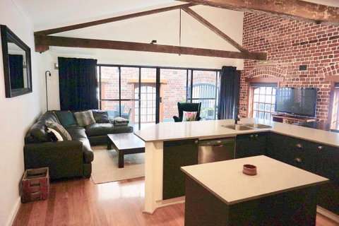 West End 1877 Callan Apartments - Accommodation Burleigh 1