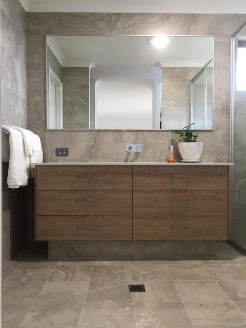 Eagle Bay House - Accommodation Burleigh 23