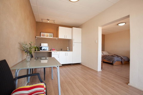 EUCLA MOTOR HOTEL - Accommodation Burleigh 14