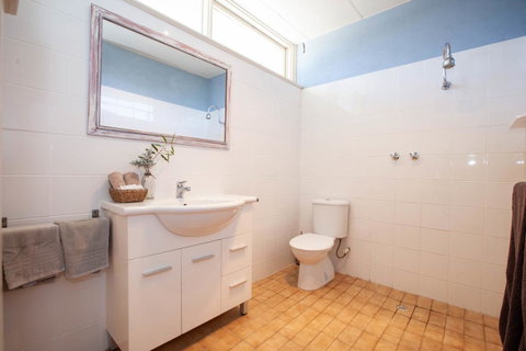 EUCLA MOTOR HOTEL - Accommodation Burleigh 13