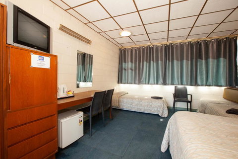 EUCLA MOTOR HOTEL - Accommodation Burleigh 18