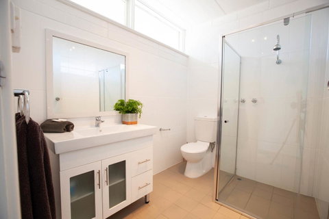 EUCLA MOTOR HOTEL - Accommodation Burleigh 1