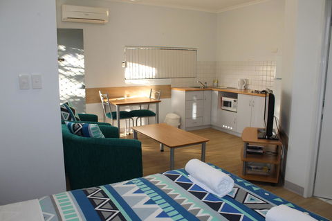 Mandurah Ocean Marina Chalets - Accommodation Burleigh 1