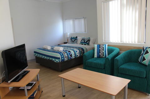 Mandurah Ocean Marina Chalets - Accommodation Burleigh 9