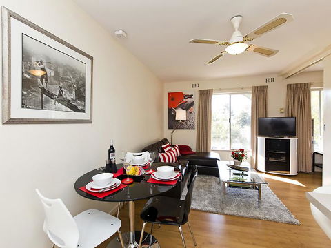 Style In Subiaco - Accommodation Burleigh 7