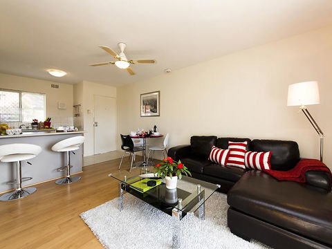 Style In Subiaco - Accommodation Burleigh 2