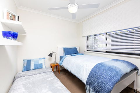 Como Executive Apartment - Accommodation Burleigh 13