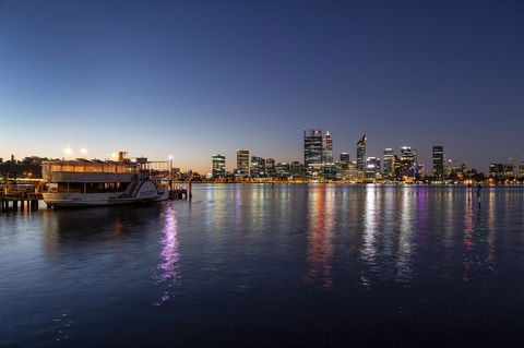 Como Executive Apartment - Accommodation Burleigh 37