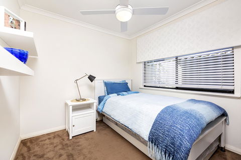 Como Executive Apartment - Accommodation Burleigh 12