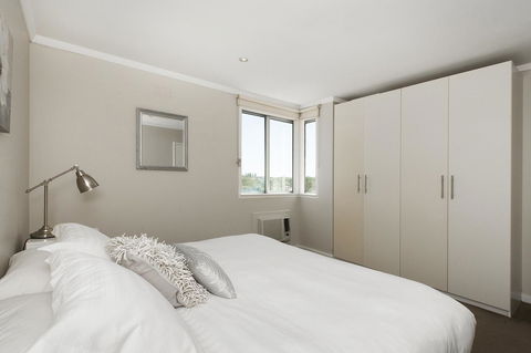 Derby 84 - Accommodation Burleigh 19