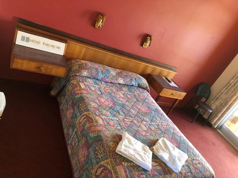 Kambalda Hotel - Accommodation Burleigh 3