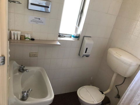 Kambalda Hotel - Accommodation Burleigh 5