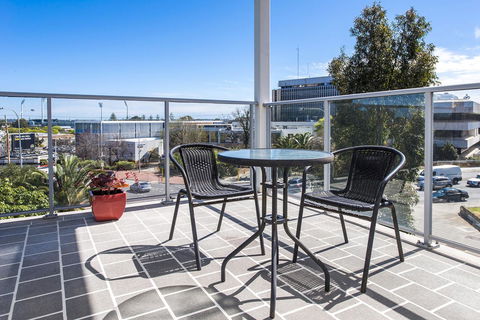 Hay WP - Accommodation Burleigh 6