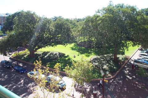 James On The Park - Executive Escapes - Accommodation Burleigh 12